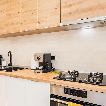 Isaran 2d3e Apartment