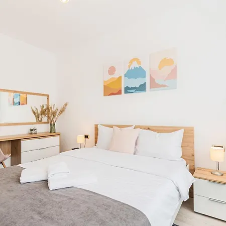 Isaran 2d3e Apartment *